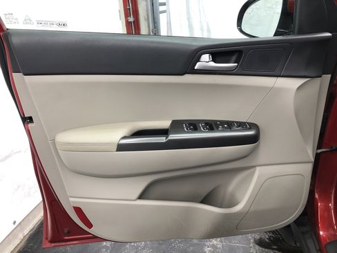 Used 2020 Kia Sportage LX w/ LX Popular Package image 16