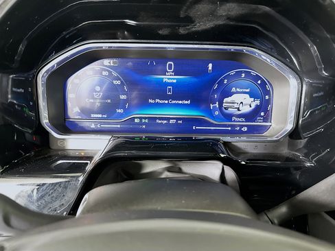 Used 2025 Chevrolet Silverado 1500 LT AWD/4WD image 19