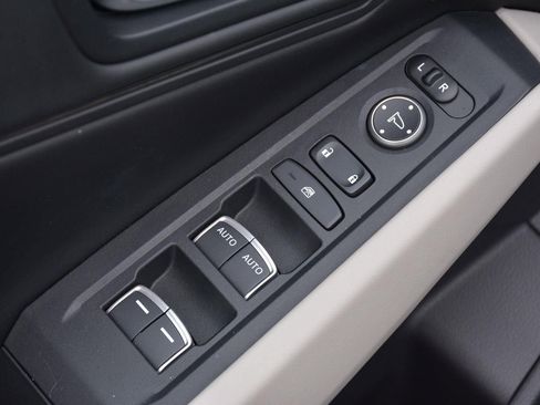 Used 2023 Honda Accord EX image 11