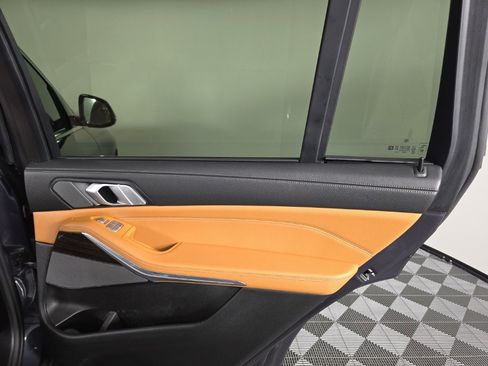 Used 2019 BMW X7 xDrive50i w/ Premium Package image 49