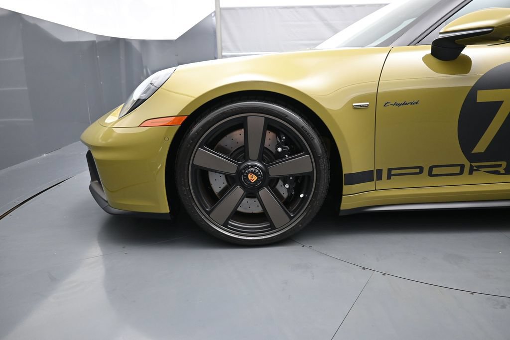 Certified 2026 Porsche 911 GTS RWD image 14