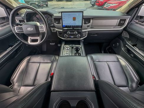 Used 2024 Ford Expedition XLT AWD/4WD image 30