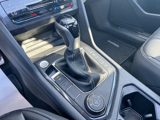 Used 2023 Volkswagen Tiguan SE R-Line AWD/4WD image 19