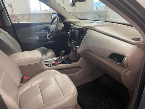 Used 2020 Chevrolet Traverse LT w/ LT Premium Package image 37
