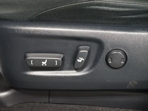 Certified 2019 Toyota 4Runner SR5 AWD/4WD image 31