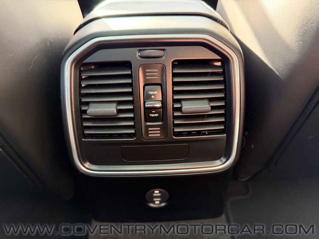Used 2020 Porsche Macan Turbo AWD/4WD image 48