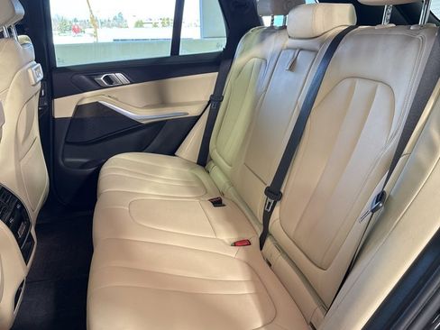 Used 2022 BMW X5 xDrive45e w/ Premium Package image 5