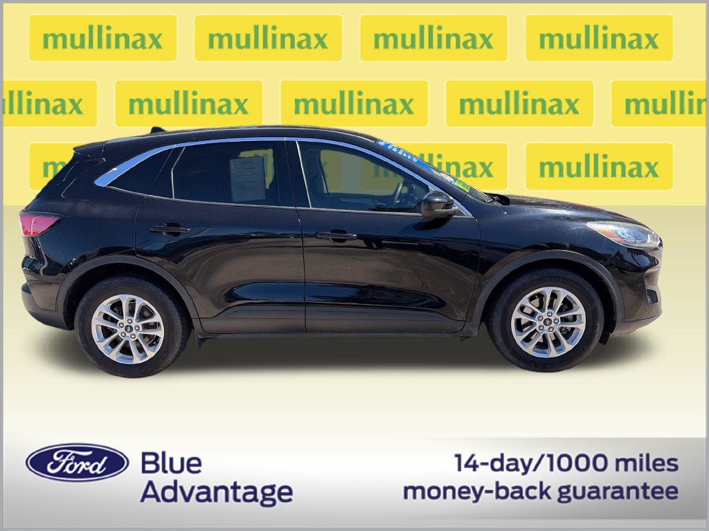 Certified 2020 Ford Escape SE FWD image 2