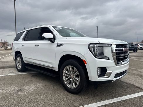 Used 2024 GMC Yukon SLT w/ SLT Premium Package image 8