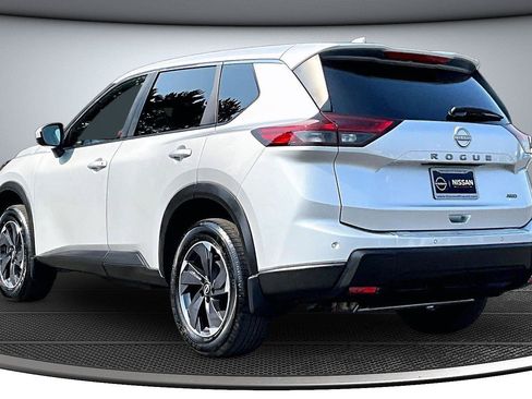 Used 2025 Nissan Rogue SV AWD/4WD image 5