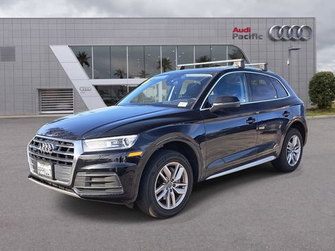 Used 2020 Audi Q5 2.0T Premium w/ Convenience Package image 1