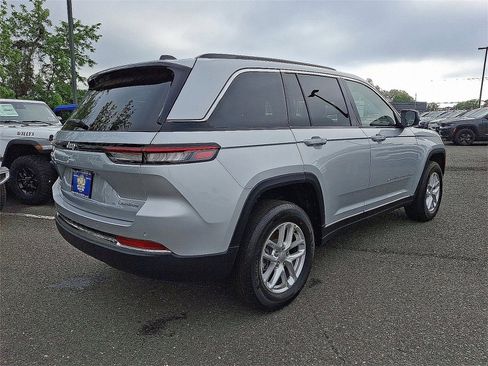 New 2025 Jeep Grand Cherokee Laredo X w/ Luxury Tech Group I image 4