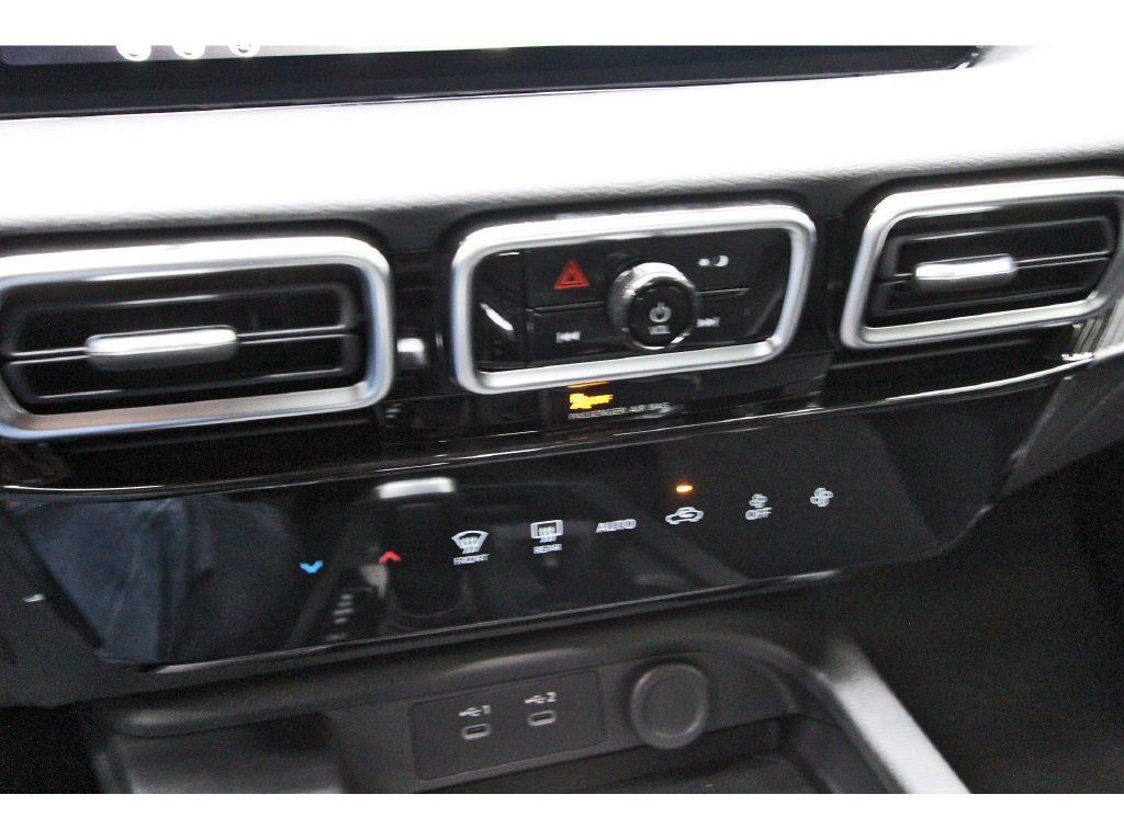 New 2026 Nissan Sentra SV w/ Floor Mat Package FWD image 25