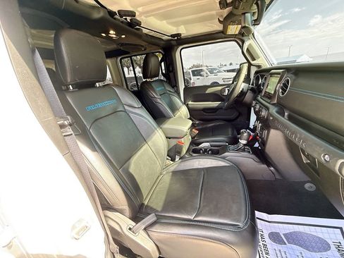 Used 2021 Jeep Wrangler Unlimited Rubicon 4xe image 33