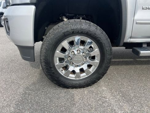 Used 2018 GMC Sierra 2500 Denali w/ Duramax Plus Package image 27