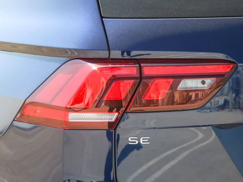 Used 2022 Volkswagen Tiguan SE image 9