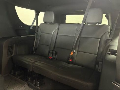 Used 2023 Chevrolet Suburban Z71 AWD/4WD image 16