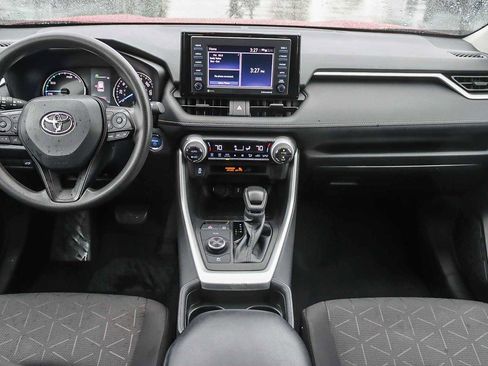 Used 2021 Toyota RAV4 XLE image 11