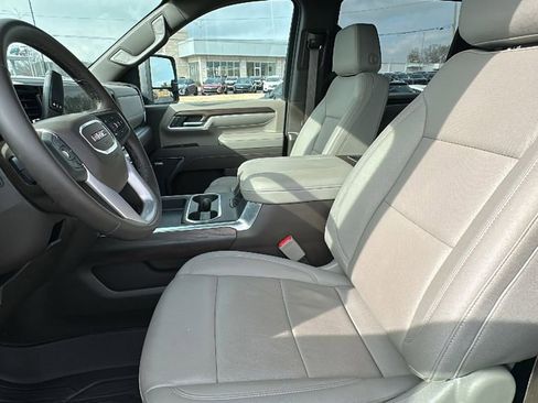 Certified 2025 GMC Sierra 2500 SLT w/ SLT Premium Package image 9