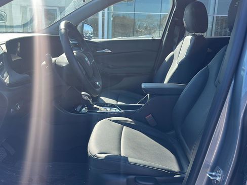 Used 2024 Buick Encore GX Sport Touring image 11