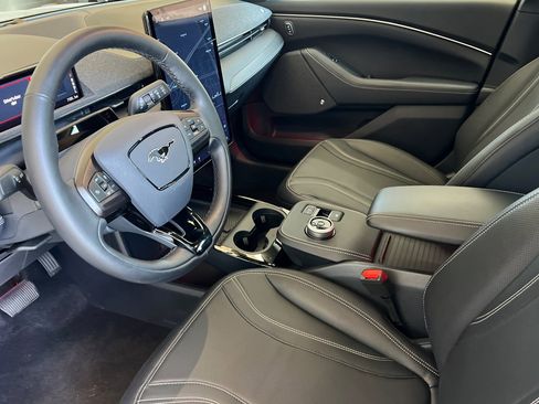 Used 2024 Ford Mustang Mach-E Premium image 10