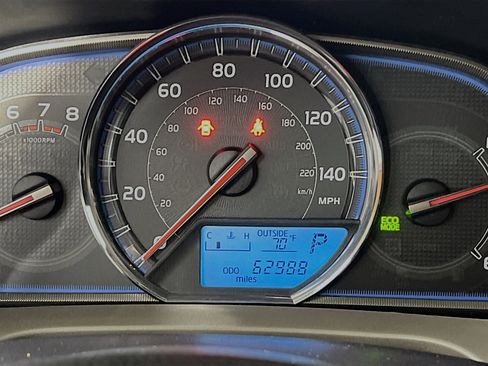 Used 2015 Toyota RAV4 Limited image 22