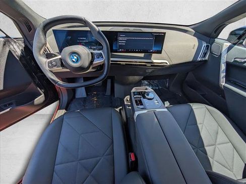 Used 2024 BMW iX xDrive50 AWD/4WD image 21