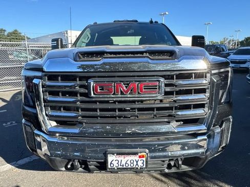 Used 2024 GMC Sierra 3500 SLE w/ SLE Convenience Package RWD image 3
