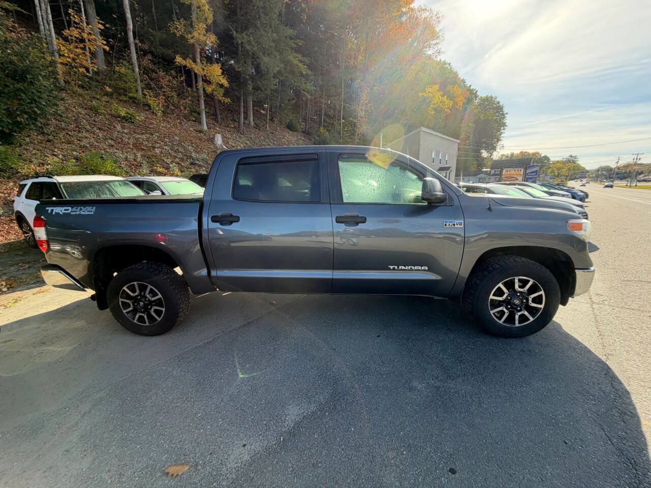 Used 2016 Toyota Tundra SR5 w/ TRD Off Road Package AWD/4WD image 3