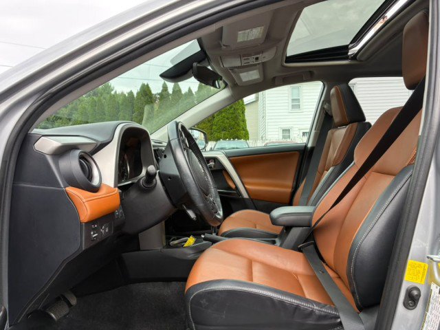 Used 2016 Toyota RAV4 Limited w/ Advanced Technology Package AWD/4WD image 9