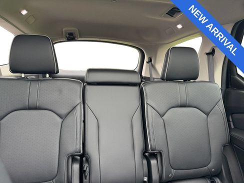 Used 2025 Honda Pilot Elite image 14