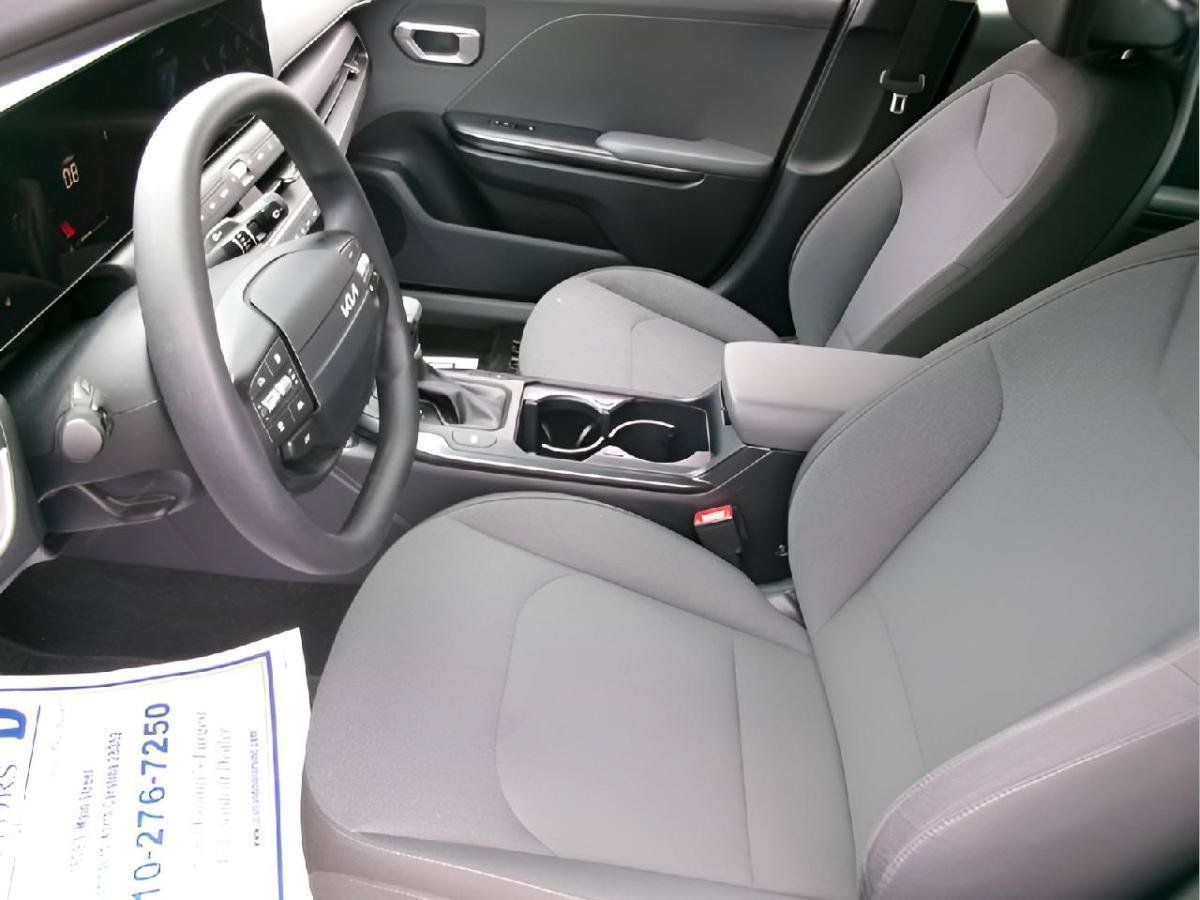 Used 2025 Kia K4 FWD image 13