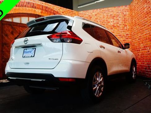 Used 2017 Nissan Rogue SV image 7