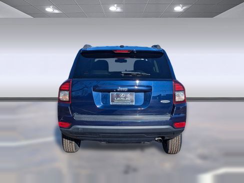 Used 2017 Jeep Compass Latitude image 10