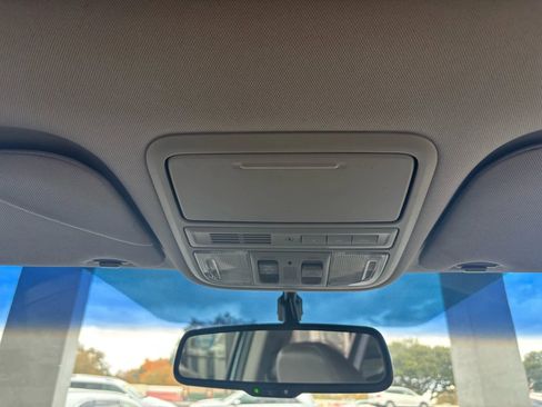 Used 2011 Honda Odyssey Touring Elite image 19