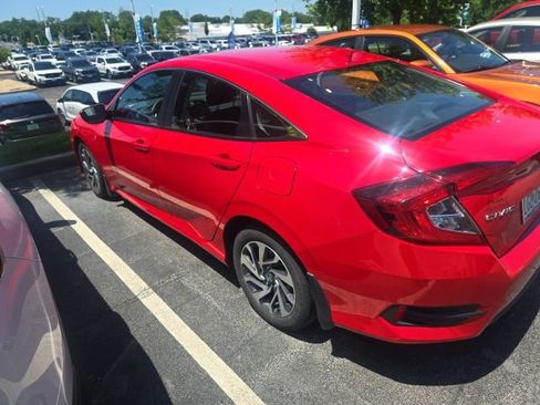 Used 2018 Honda Civic EX image 3
