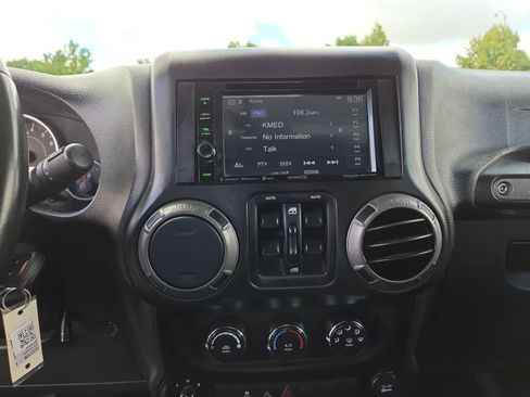 Used 2016 Jeep Wrangler Unlimited Sport w/ Quick Order Package 24S AWD/4WD image 24
