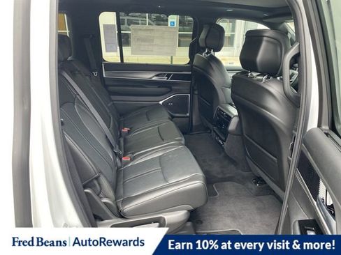 New 2025 Jeep Wagoneer 4WD w/ Convenience Group I image 8