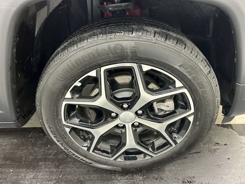 Certified 2024 Jeep Compass Limited AWD/4WD image 8