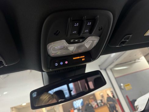 Used 2024 GMC Canyon AT4 w/ Technology Package image 29