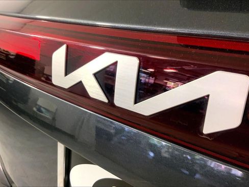 Certified 2025 Kia Seltos S FWD image 8