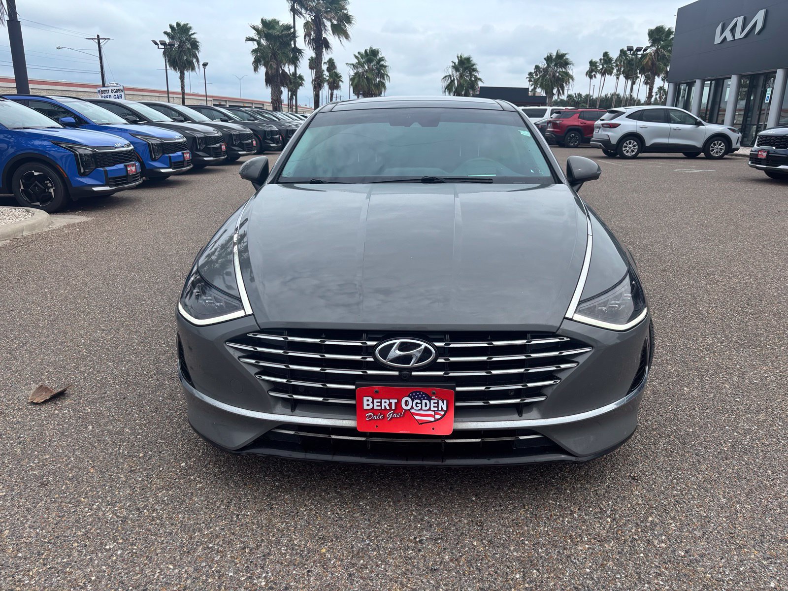 Used 2023 Hyundai Sonata Limited FWD image 2
