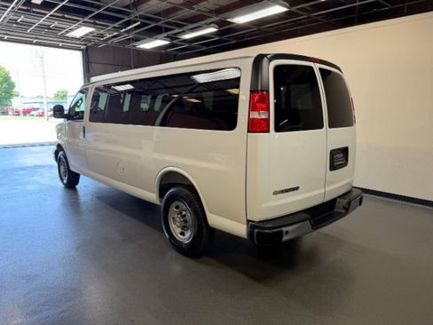 Used 2025 Chevrolet Express 3500 LT w/ LT Preferred Equipment Group RWD image 2