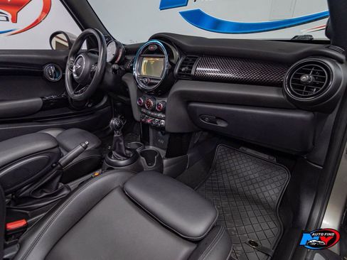 Used 2018 MINI Cooper S image 23