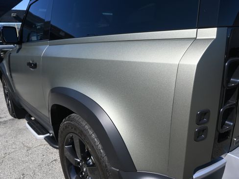 Used 2021 Land Rover Defender 90 First Edition image 22