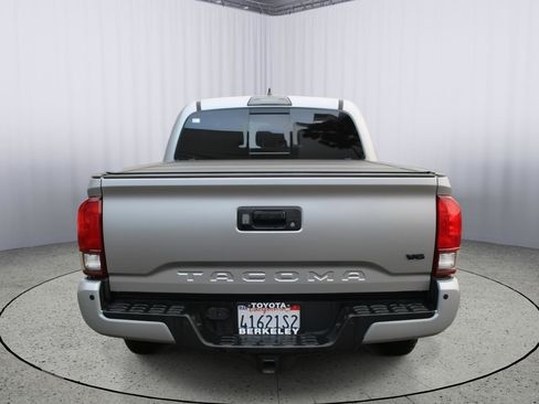 Used 2019 Toyota Tacoma image 7
