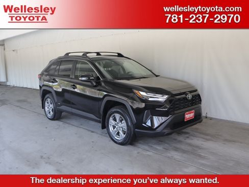 Used 2025 Toyota RAV4 XLE w/ Convenience Package AWD/4WD image 1