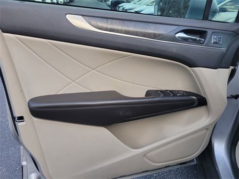 Used 2017 Lincoln MKC Reserve image 16
