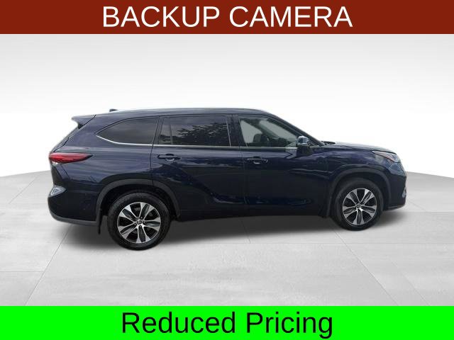 Used 2020 Toyota Highlander XLE AWD/4WD image 8