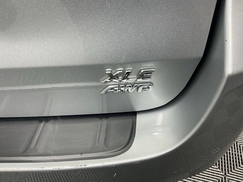 Used 2020 Toyota Sienna XLE Premium image 16